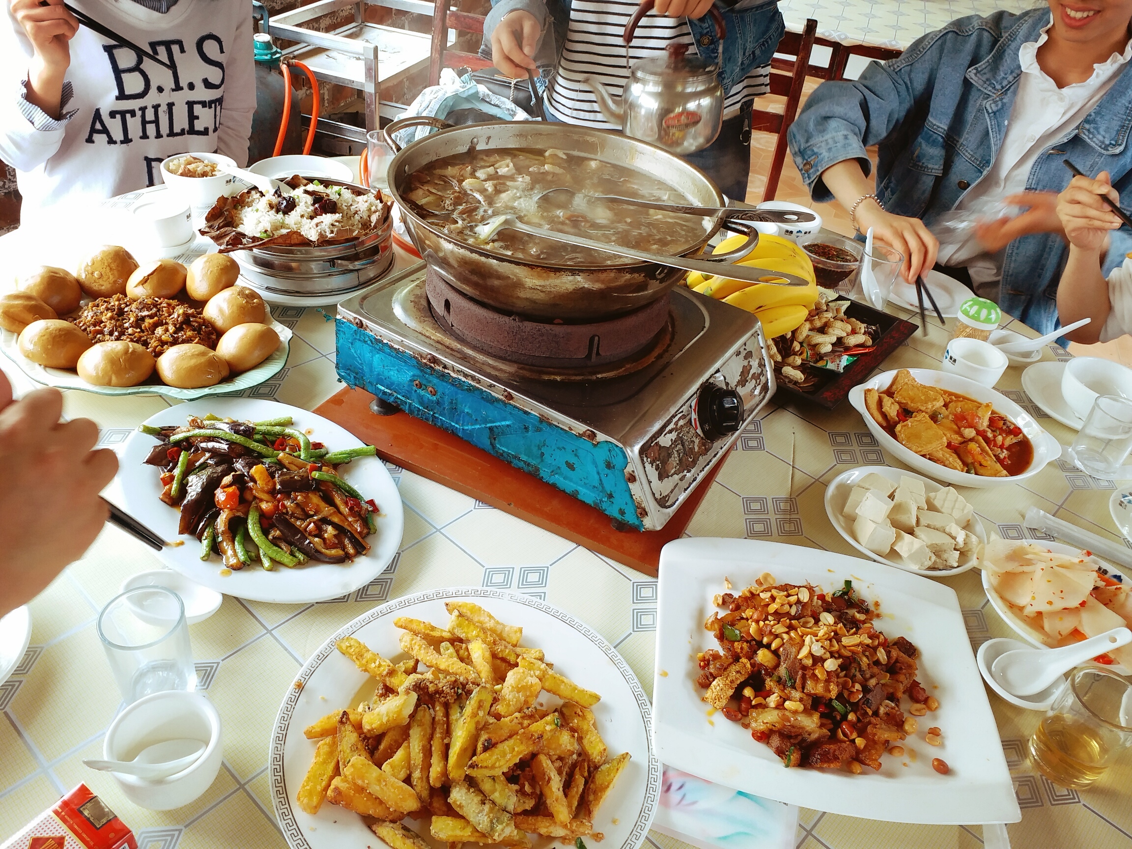 吃飯歡樂時(shí)刻.jpg 吃飯歡樂時(shí)刻.jpg